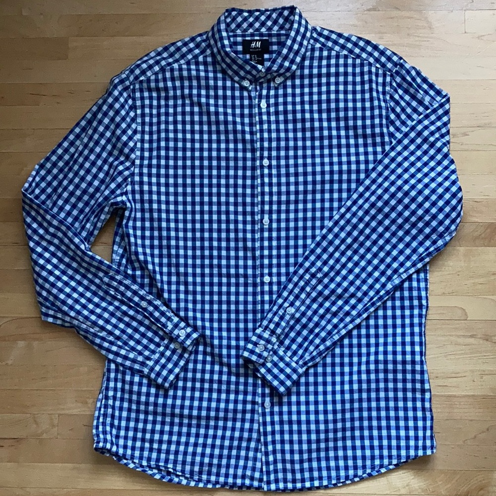 H&M Men’s medium button down dress shirt